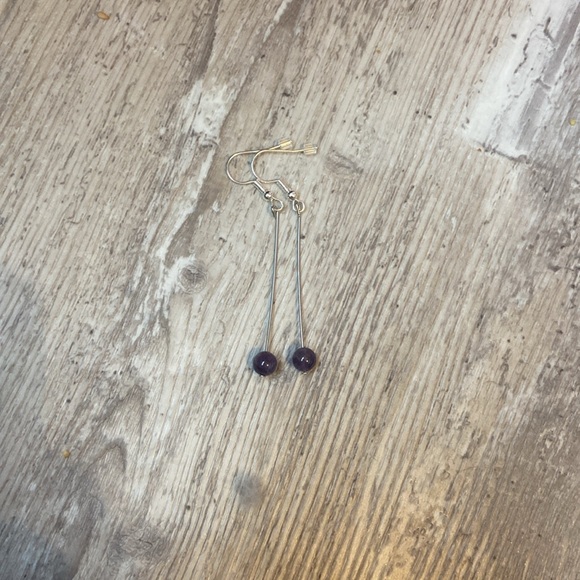 Purple droopy amethyst earrings - Picture 3 of 3